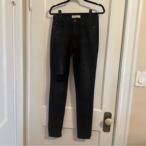 Gap true skinny jeans, black distressed, 27 tall (27T)
